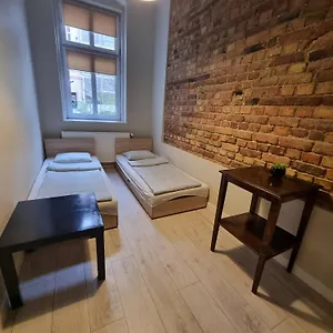 Tanie Spanie Przy Targach Poznańskich - Zameldowanie Bezobsługowe- , Poznań Polska
